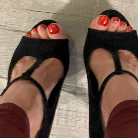 Black pumps with 5 1/2” heel. Worn once! - Picture 4 of 7